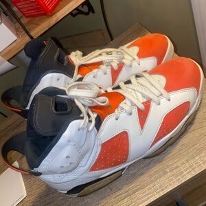 Men Gatorade 6s size 10!!!